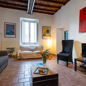 https://domus-florea.it-romehotels.com